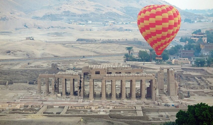 6-Day Cairo and Luxor Tour Package with Sound & Light Show and Balloon Ride