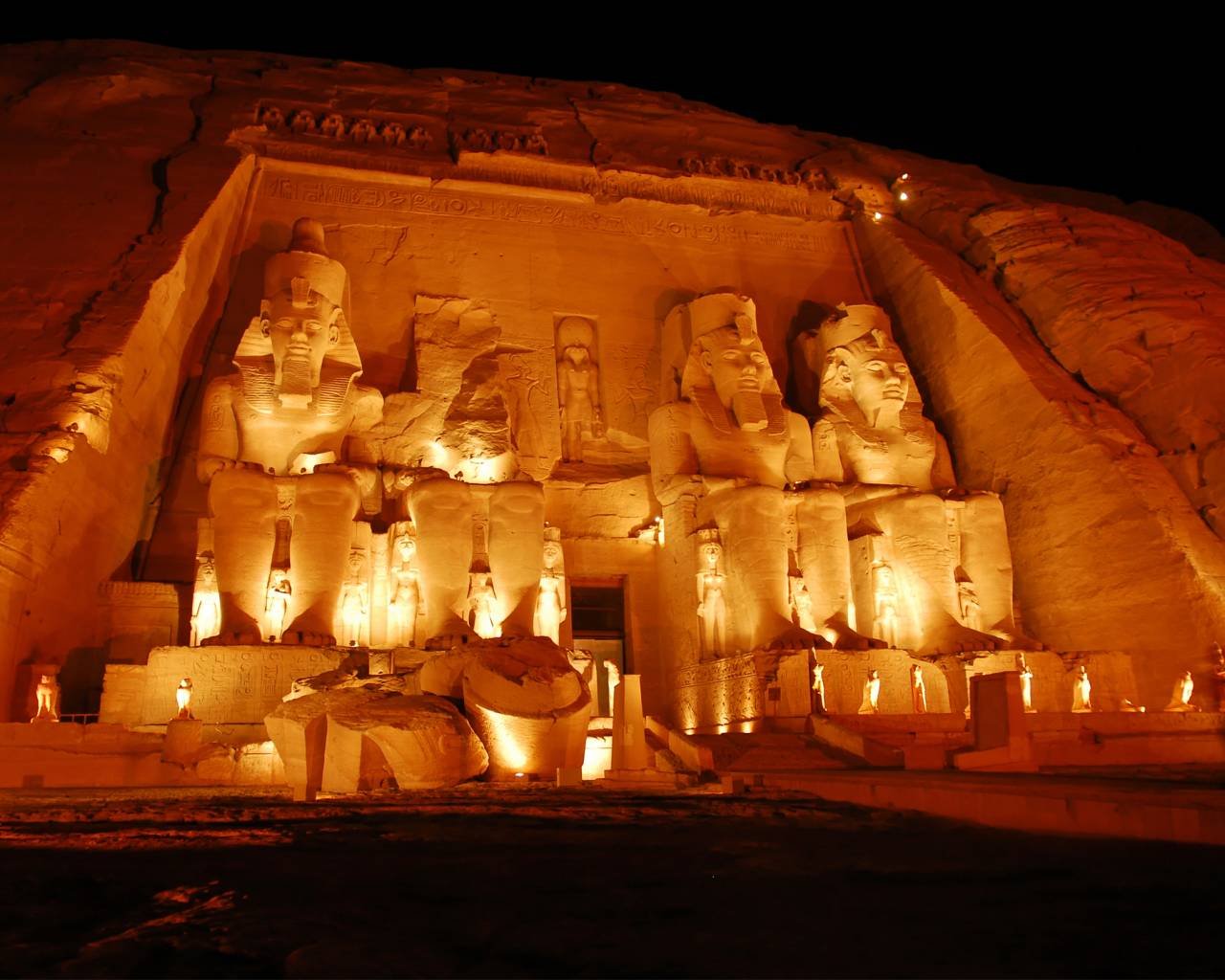 6-Day Tour of Cairo, Abu Simbel, Aswan, and Luxor