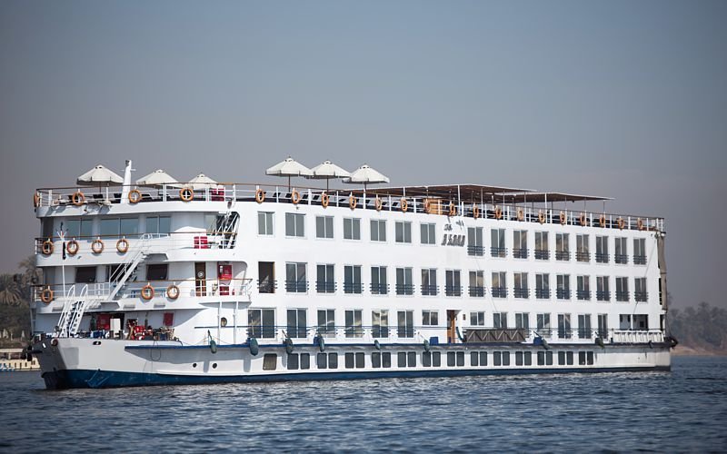 7-Day Cairo and Nile Cruise Tour by Flight